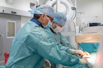 Lékaři kardiochirurgie Nemocnice AGEL Třinec-Podlesí začínali před 20 lety ve vypůjčeném operačním sále. Dnes jsou špičkou v oboru