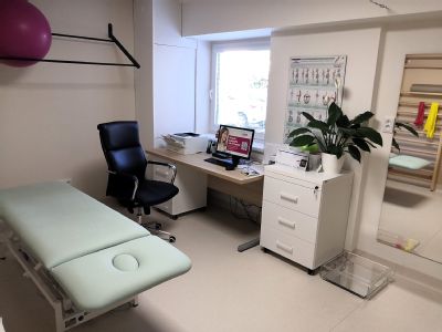 Moderní rehabilitace s virtuální realitou: Nemocnice AGEL Třinec-Podlesí rozšiřuje péči v Bystřici